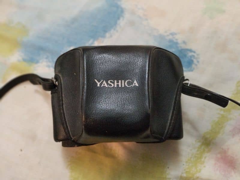 vintage RF camera Yashica MF2 collector's 4