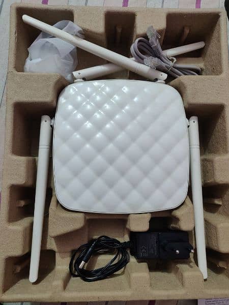 Tenda FH456 300 mbps 4 antenna strong signal smart router 2