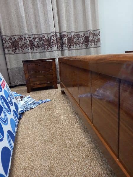 Pure Sheesham Wood King size bed set never used new condition 5