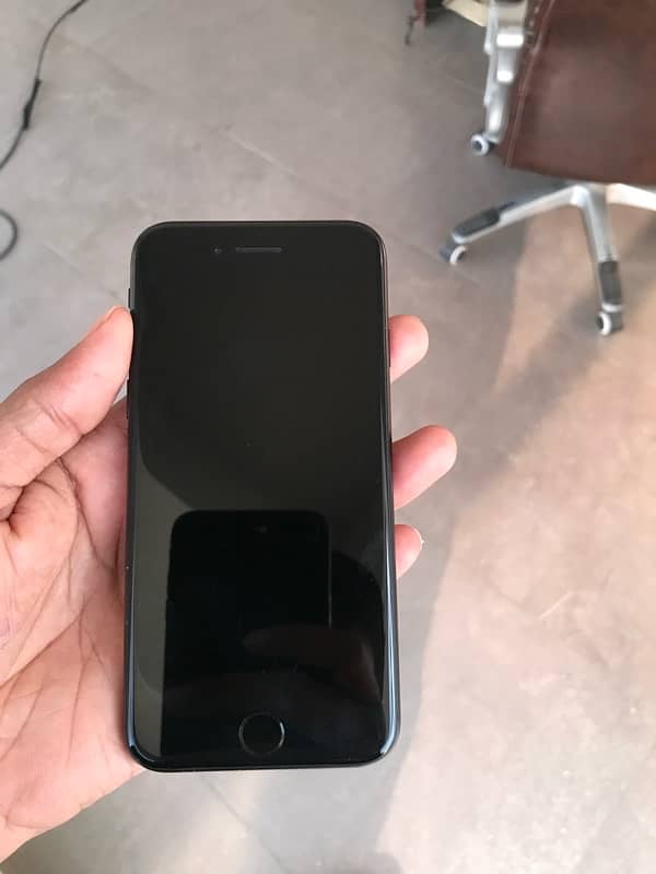 iPhone SE 64 4