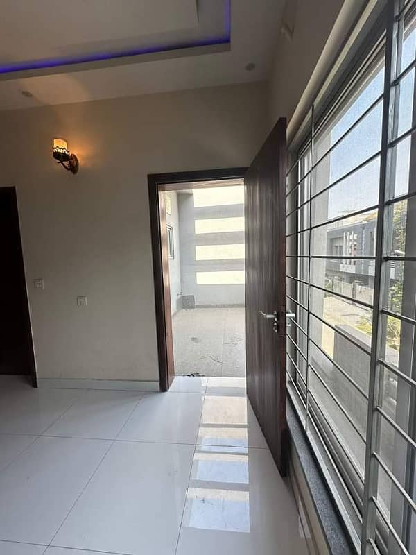 01 Kanal Slightly Used Modern Design House For Rent In DHA Phase 3 Block-Z Lahore. 9