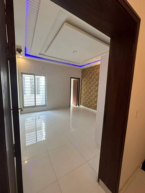 01 Kanal Slightly Used Modern Design House For Rent In DHA Phase 3 Block-Z Lahore. 16