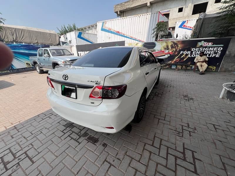 Toyota Corolla GLI 1.6 Automatic limited edition 2013 5