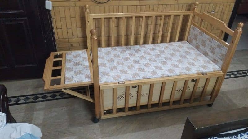 Baby cot 2