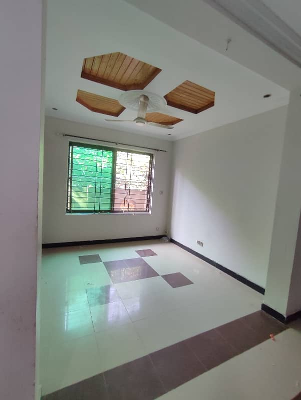 25*50 ground portion available for rent in G-11 real pics 0