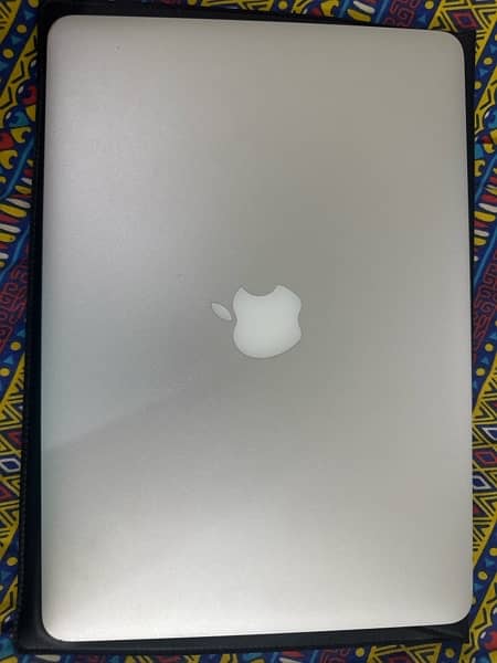 Mac book pro 2015 Model 13 inches screen 8GB RAM 0