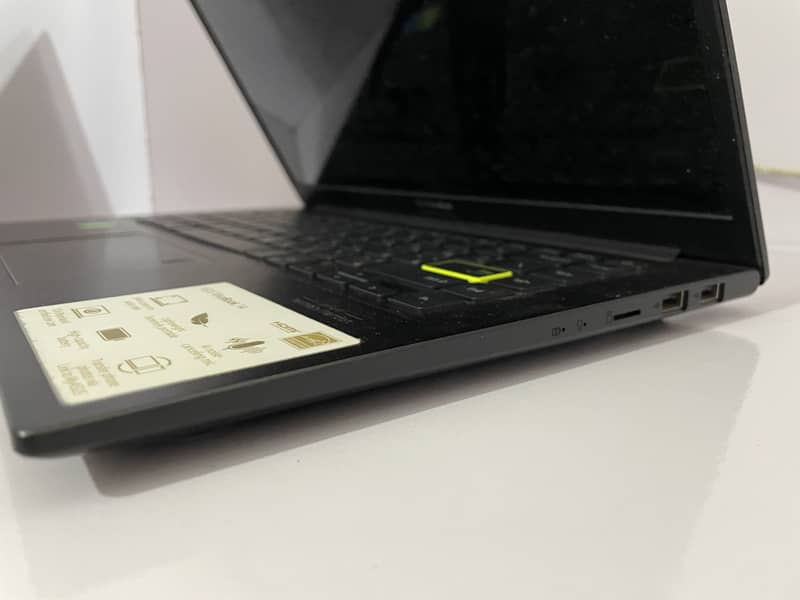 Asus VivoBook 14 4