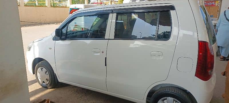 Suzuki Wagon R 2017 4