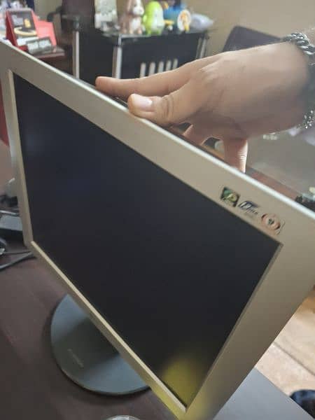 15 inch lcds for sale 2