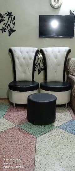 I am selling these  cofi chairs.             v c vvvv