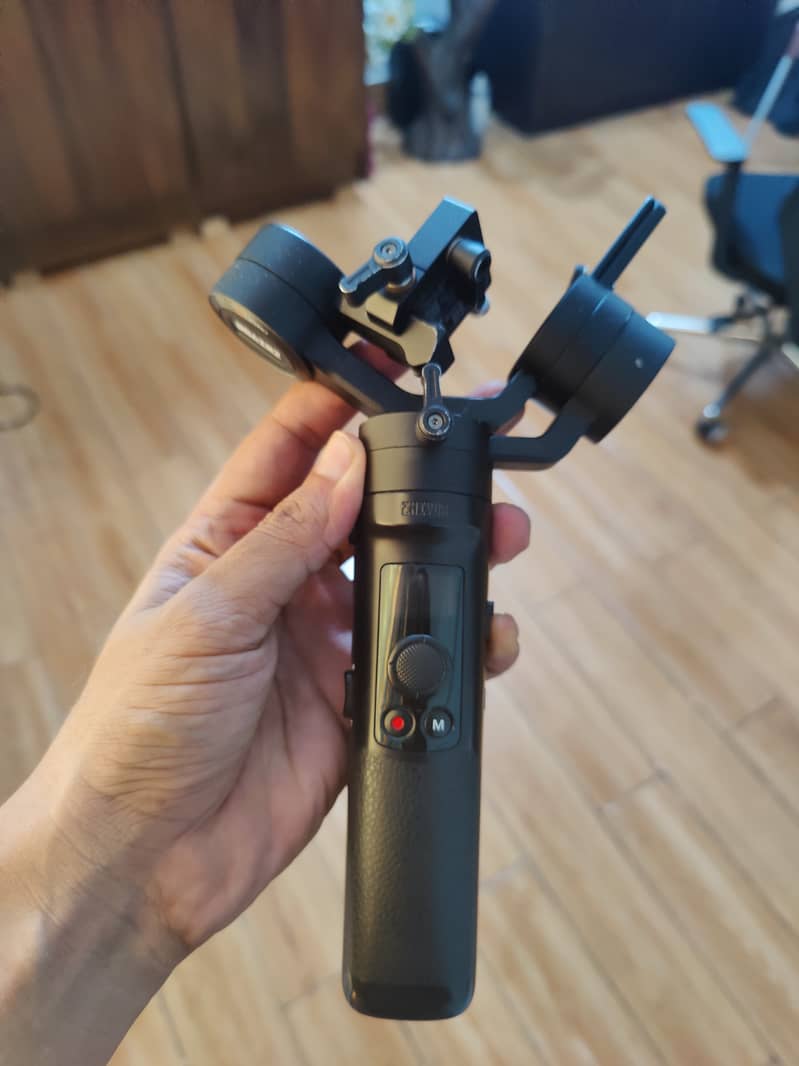 Zhiyun Crane M2 (Gimble for mobile and mirrorless cameras) 2