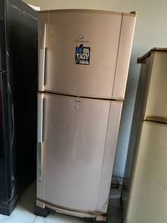 dawlance large size fridge