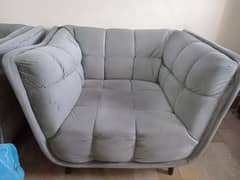 selling sofa 0