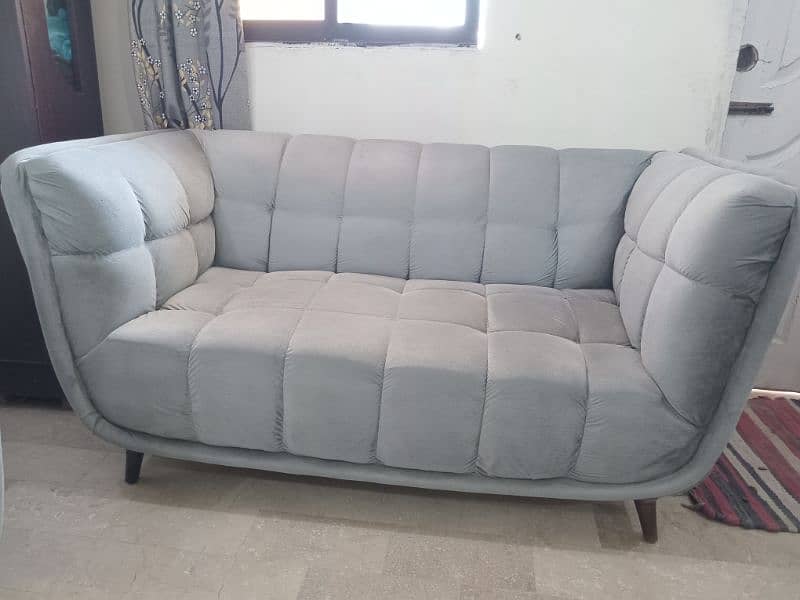 selling sofa 1