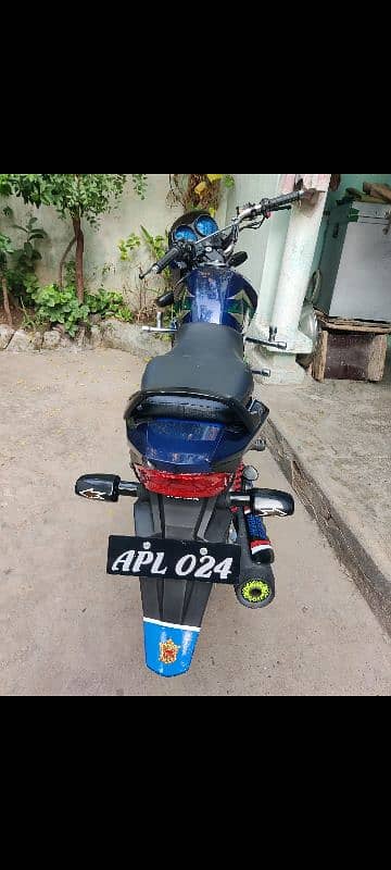 cb 125 F condition like new 23 model 24 seril 6