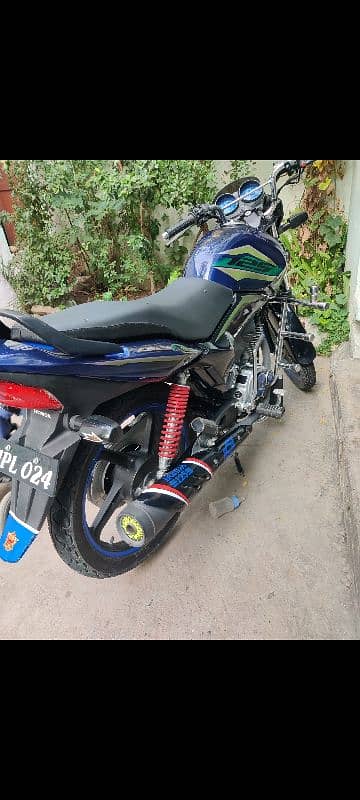 cb 125 F condition like new 23 model 24 seril 7