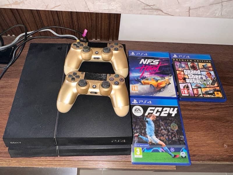 PS4 Fat 500gb with CD’s & Controllers. 0