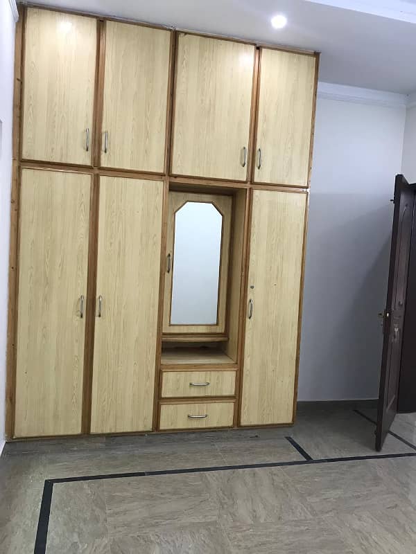 Kanal Lower portion for rent 1