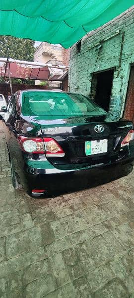 Toyota Corolla Altis 2011 3