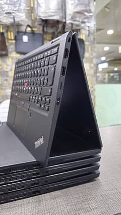 Lenovo yoga X390 Core i5 8th generation Touch x360 0