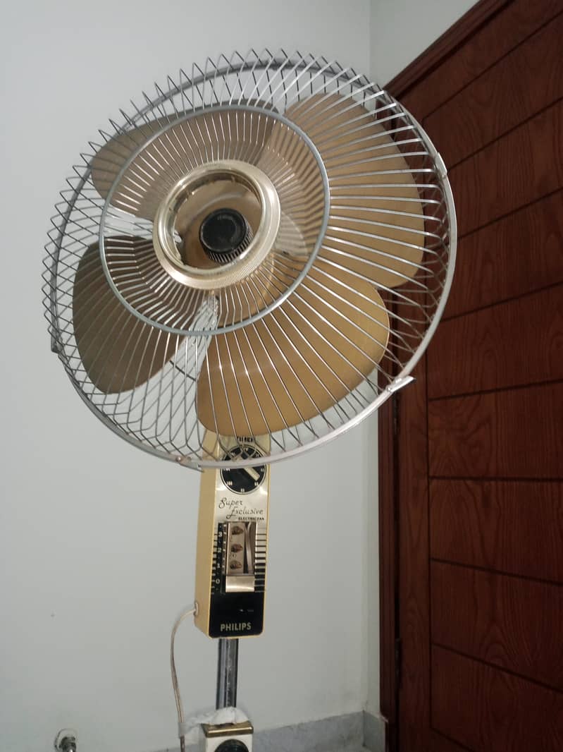 Standing japanese fan 1