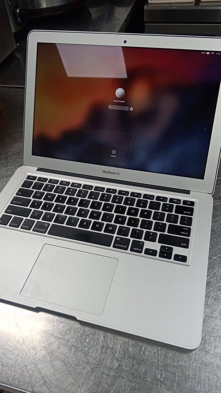 Mac Book Air 2016 13" i5 Os X Yosemite 8th Generation 4