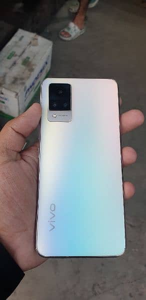 vivo v21 condition 10 by 8.5 all ok 0