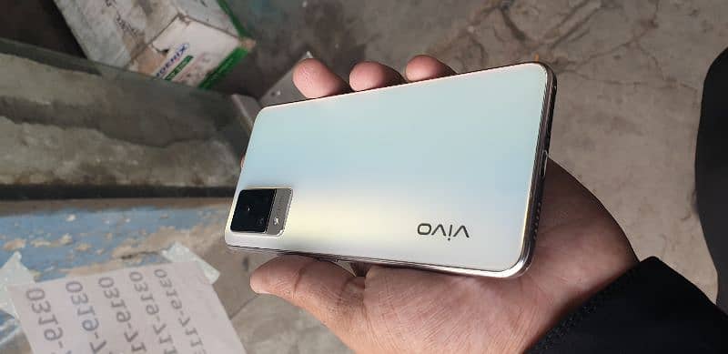 vivo v21 condition 10 by 8.5 all ok 6