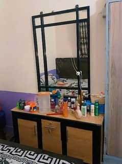 Dressing Table with big mirror and fram