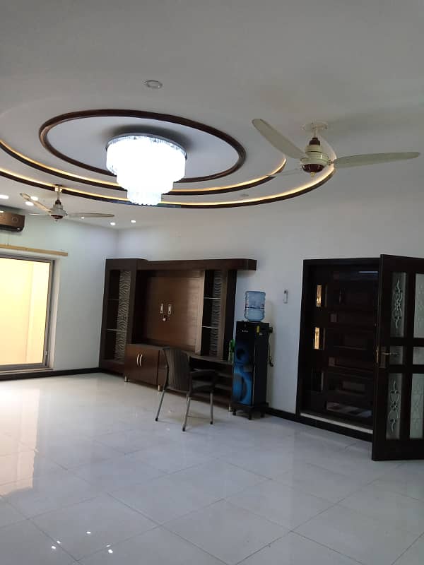 Fresh Renovated 10 Marla House For Rent In Sector E Bahria Town Lahore 1