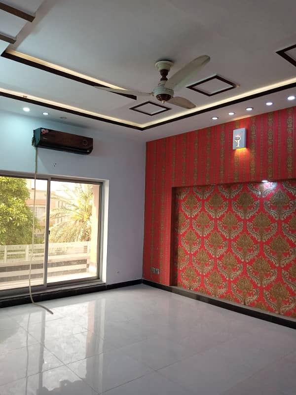 Fresh Renovated 10 Marla House For Rent In Sector E Bahria Town Lahore 2