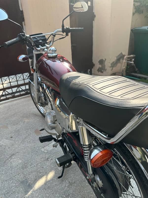 Honda CG 125 Special Edition Brand New Condition 5