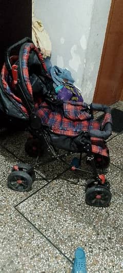 baby stroller baby pram used very little since bought it it almost new 0