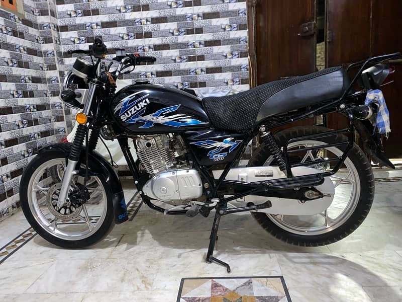 Suzuki gs 150se 2022 1