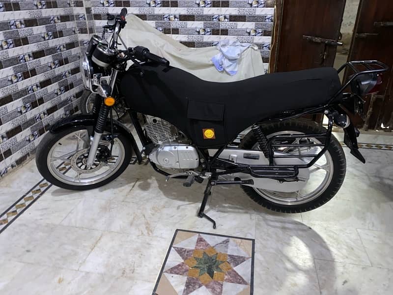 Suzuki gs 150se 2022 4