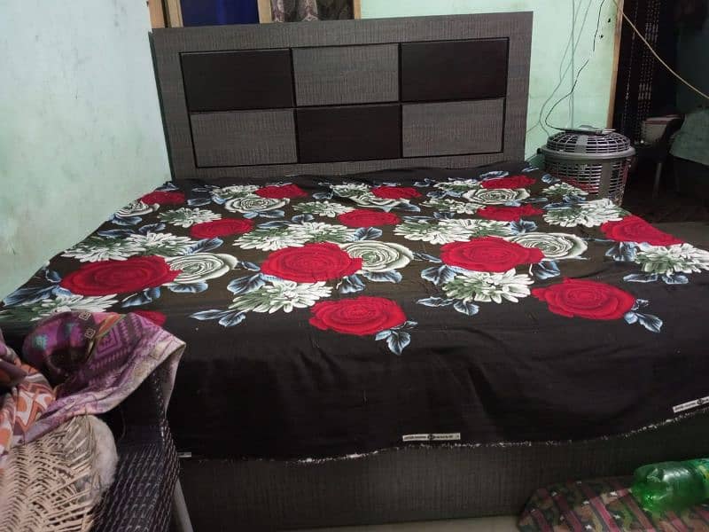 king size bed new condition 1