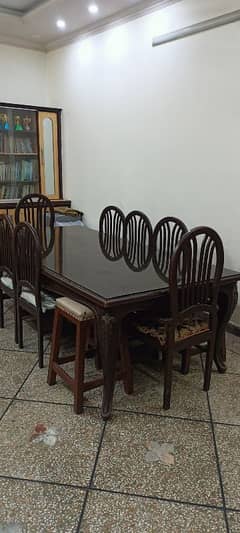 Dining Table used sale urjent