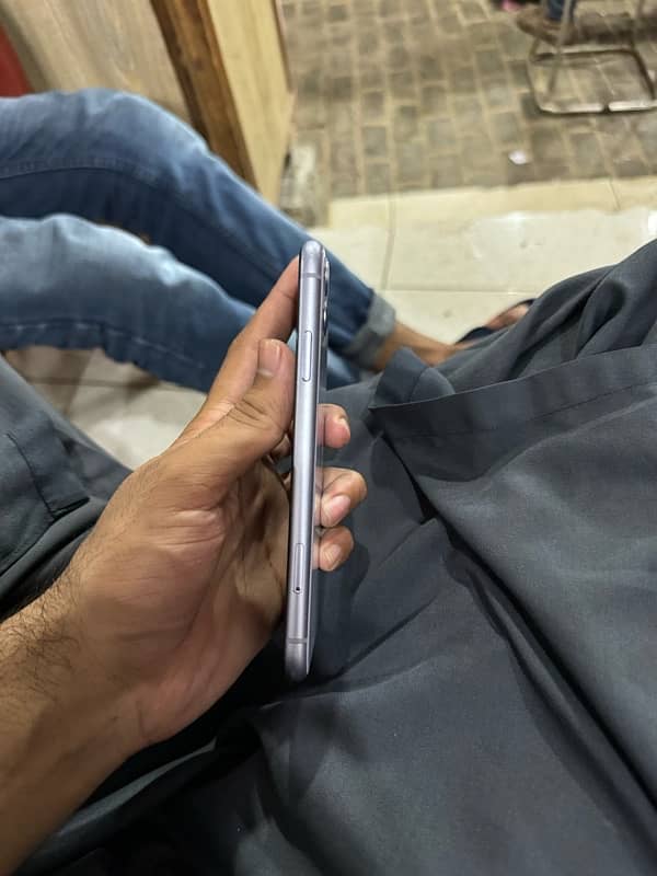 Iphone 11 Non PTA 7