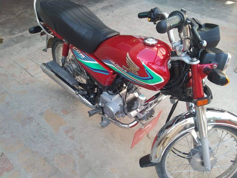 Honda CD 70 motorcycle 2017 model urgent sale Pakistan=03253816587= 1