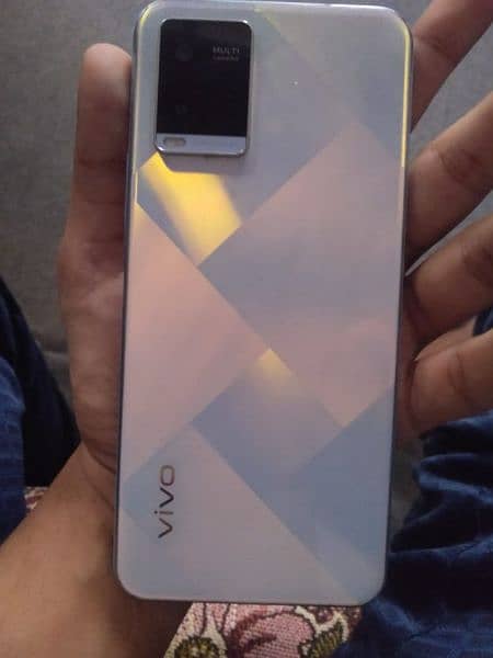 Vivo y 21 0