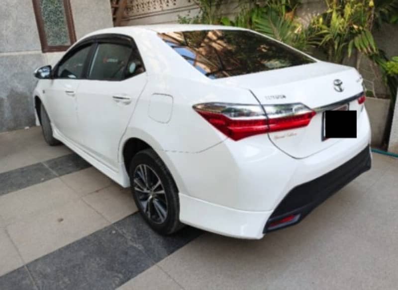 Toyota Corolla 1.6 altis special edition 2