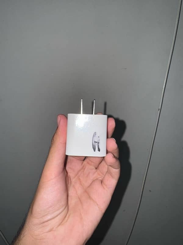 iPhone Charger 20 Watt 1