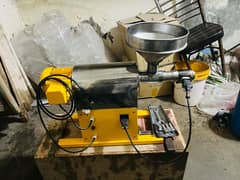 Cold oil presa machine  Model CP7