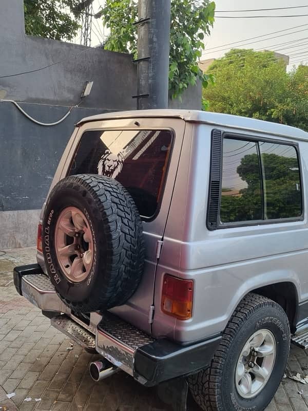 Mitsubishi Pajero 1986 6