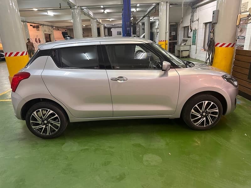 Suzuki Swift 2022 GLX cvt 3