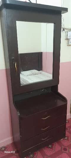 Dressing table