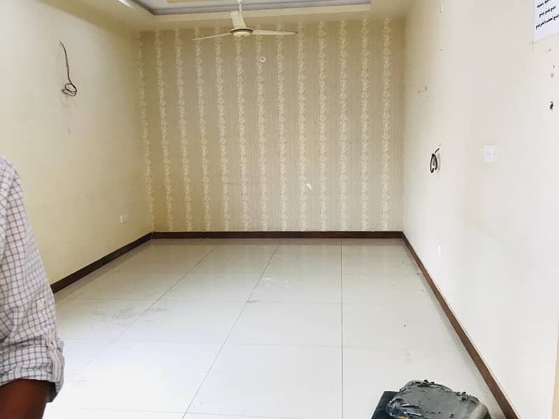 Defence DHA phase 5 badar commercial 3 bed D D apartment 1rst floor family building at good location available for rent 4