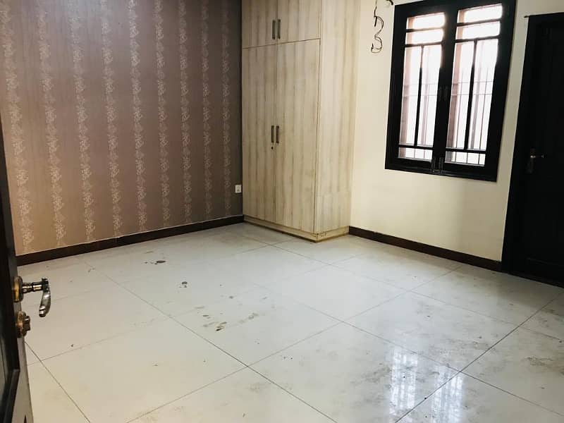 Defence DHA phase 5 badar commercial 3 bed D D apartment 1rst floor family building at good location available for rent 6