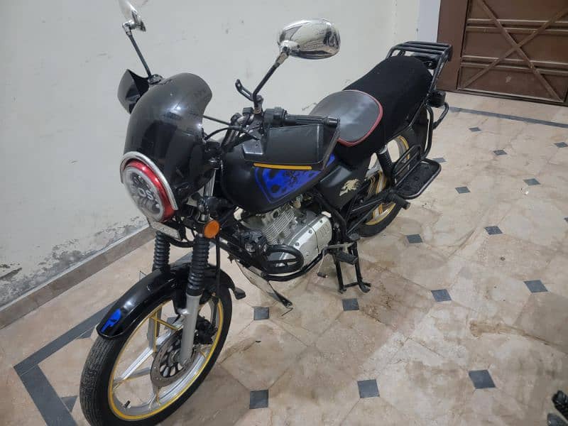 Suzuki GS 150 SE 3