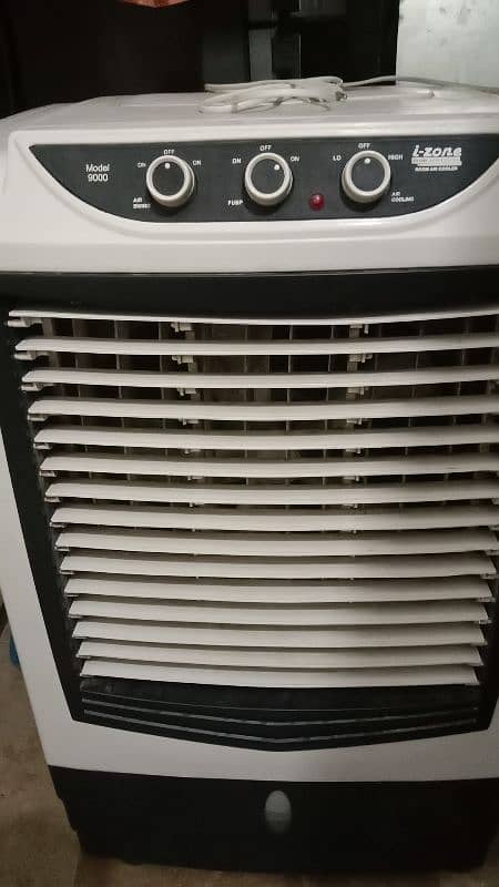 I zone cooler good condition model 9000 urgent sale 3